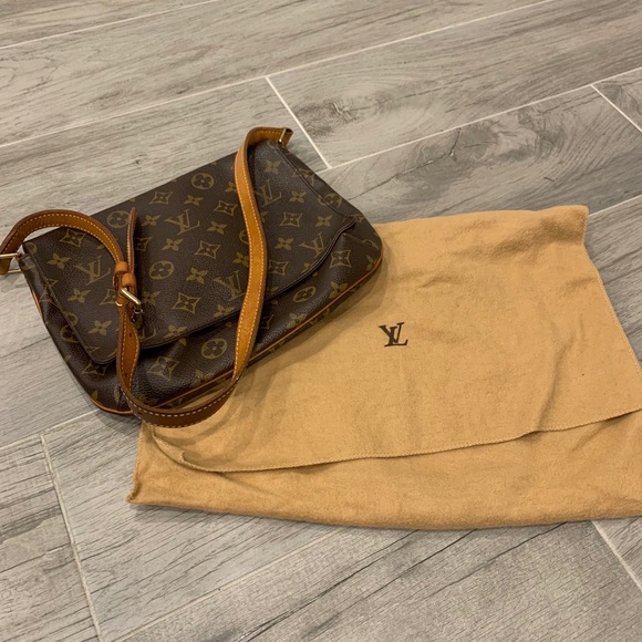 Louis Vuitton Handbags - LOUIS VUITTON Monogram Musette Tango - AUTHENTIC